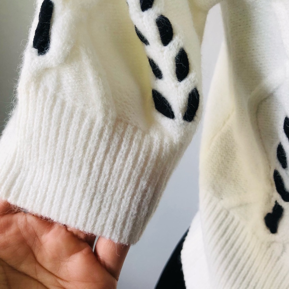 Commense Cream and White Crew Neck Sweater/Top  3/4 sleeves. - Picture 3 of 7